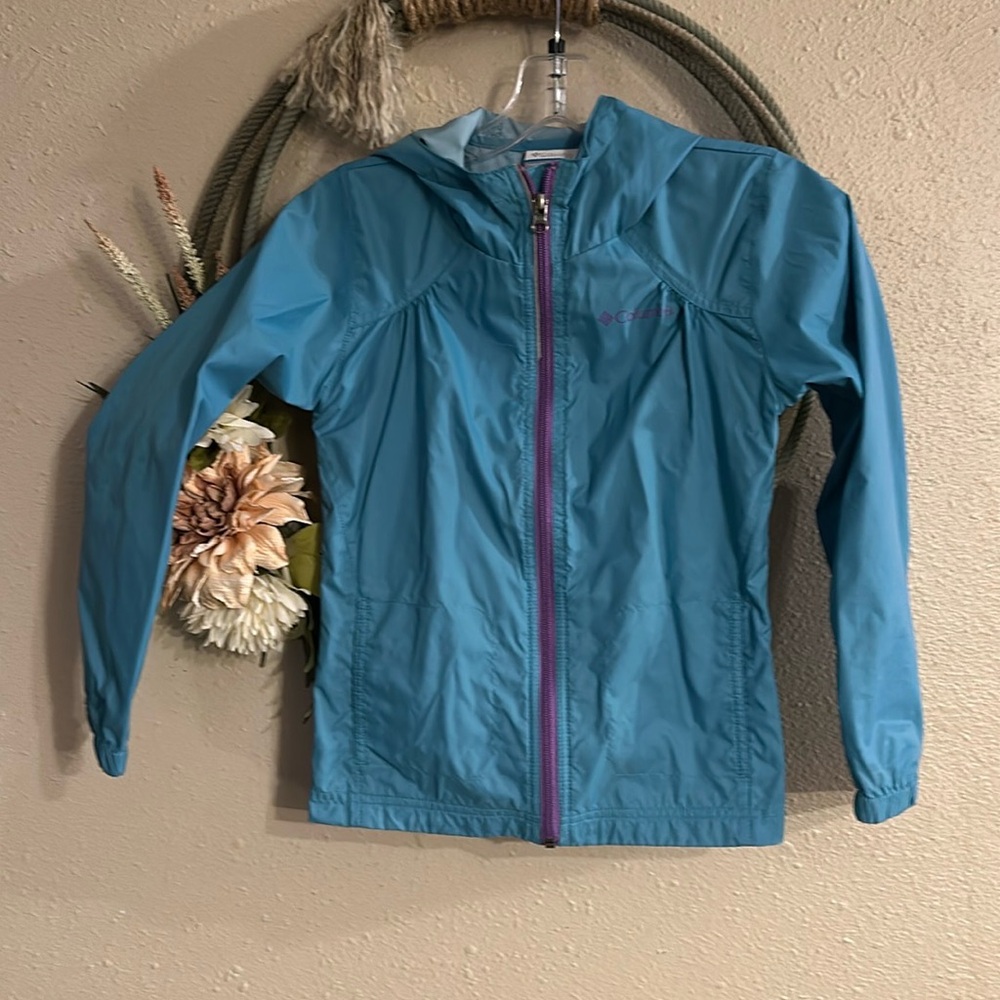 Girls sz S (5-6) Columbia Blue Jacket with Purple Accents